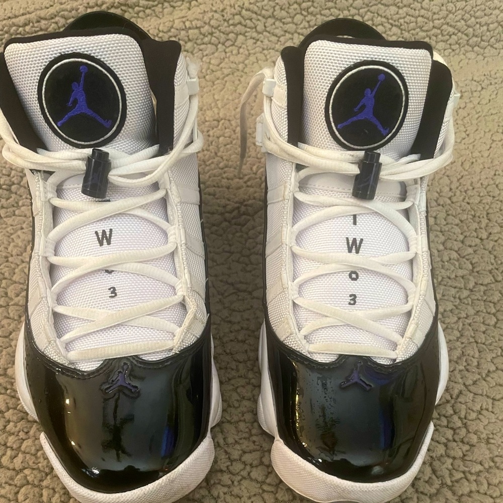 Jordan 6 ring.  Good condition with a few dark spots on sole.